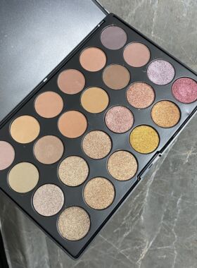 巨大盘巨显色巨划算！24色jcat眼影盘j.cat彩色哑珠光紫色大地色