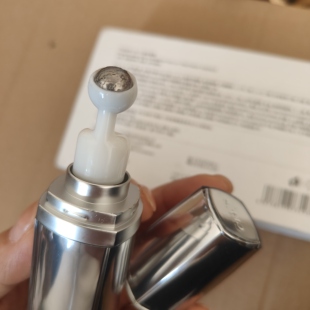 试样品孤品捡漏仅一盒盈彩唇蜜淡化唇纹到26/10