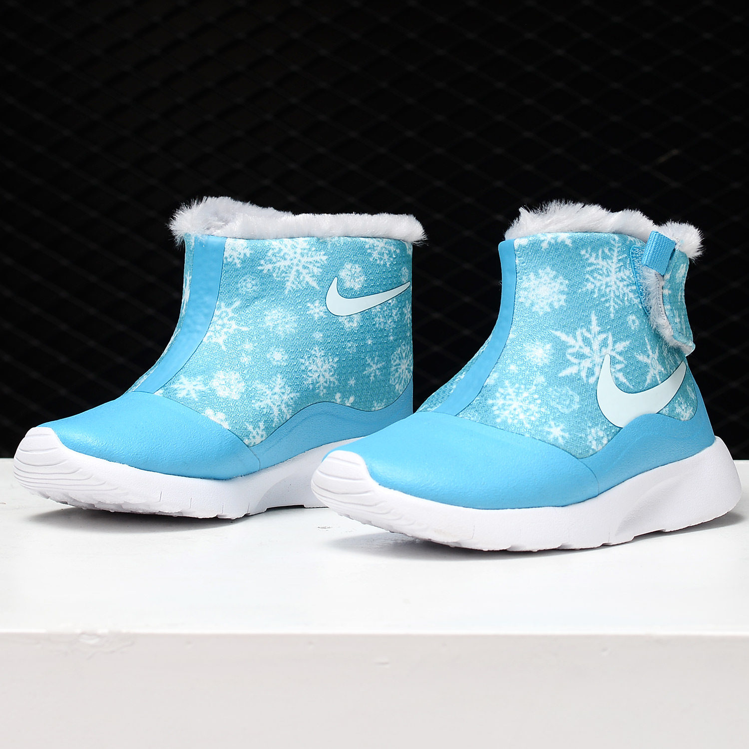 Nike/耐克正品儿童休闲鞋时尚运动休闲舒适保暖加绒皮靴AA2892