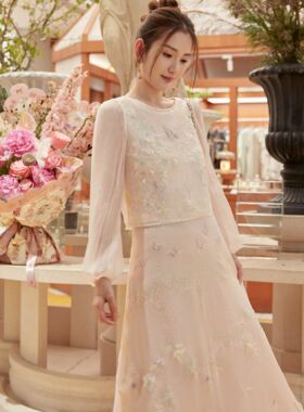 【夏天粉丝专享】Marie Elie【漫花追蝶】刺绣上衣EAE12D09834