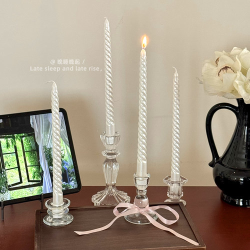 法式缎面长杆蜡烛家居布置