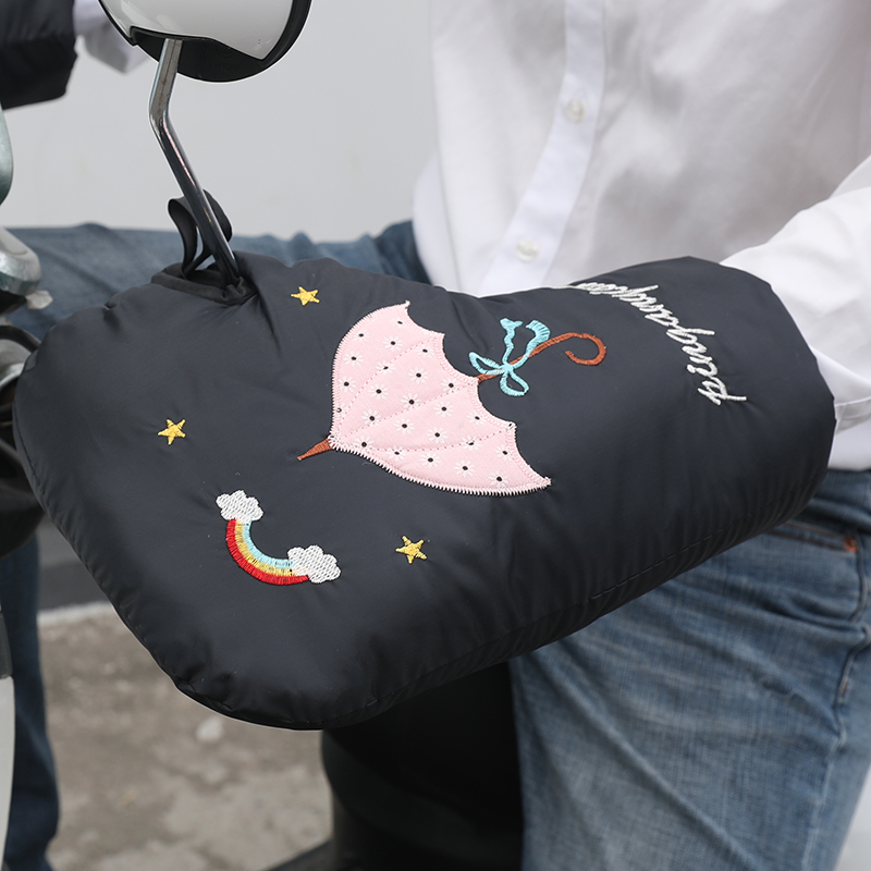 刺绣设计电动车手套防水防寒