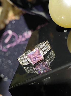 捡漏清仓，超仙粉色水晶戒指