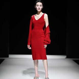 绝色时尚女装2026年早春新款V领毛衣裙披肩针织连衣裙两件套装裙
