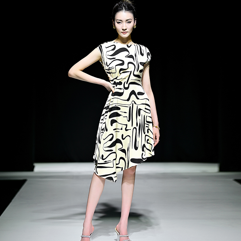 几何印花绸缎短袖通勤连衣裙女装