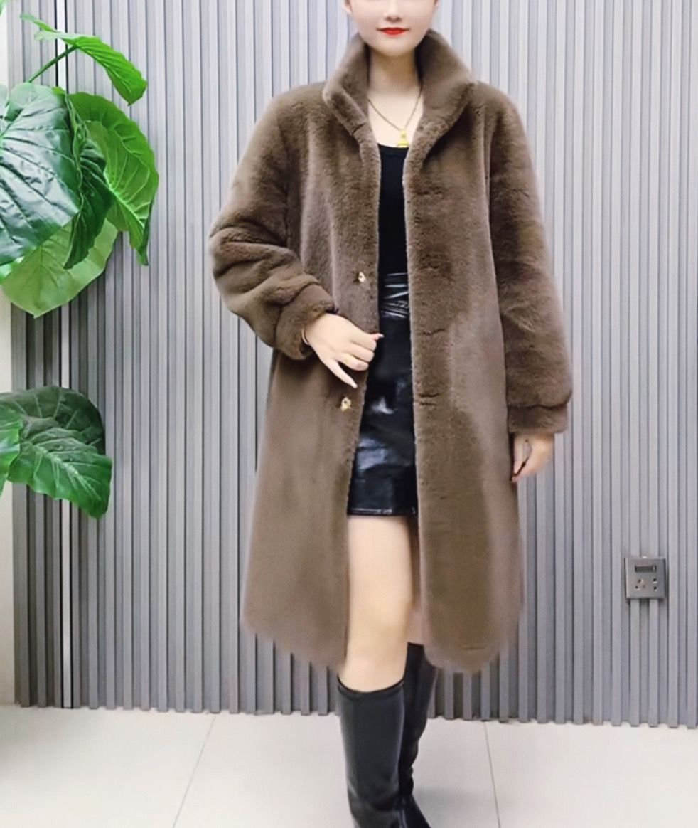 时尚气质长款皮毛一体大衣女时尚宽松保暖仿水貂绒外套女妈妈外套