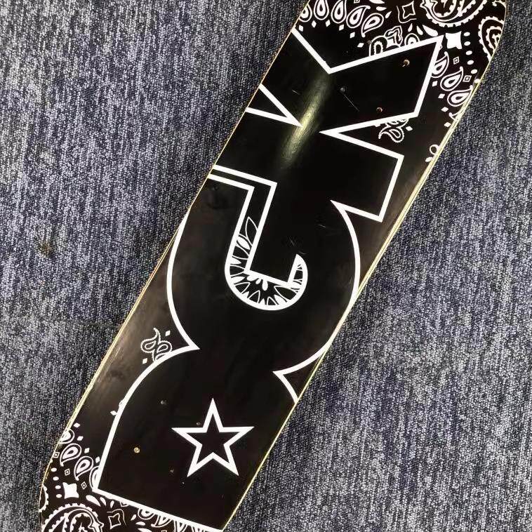 618特卖：专业双翘板板面 DGK专业滑板板面 有瑕疵有划痕