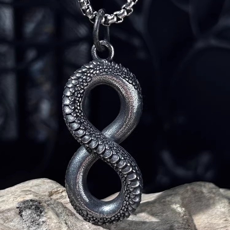 8字蛇本命年配饰护身符