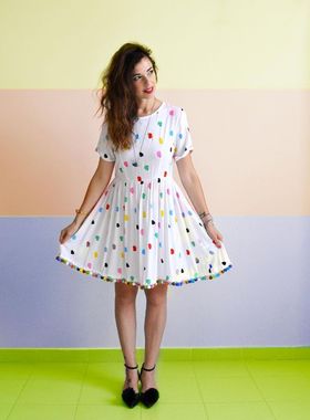 lazy oaf英国潮牌七彩圆圈毛毛球白色纯棉卷袖宽松显瘦大码连衣裙