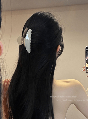 高级感白色醋酸抓夹女2024新款发夹后脑勺气质弧形鲨鱼夹头饰发卡