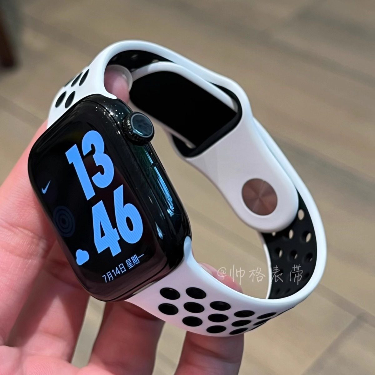 洞洞硅胶休闲运动适用苹果手表带AppleWatchS12iwatch11se3ultra4