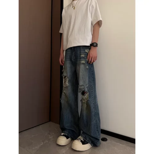 Areast美式高街复古破洞猫须水洗牛仔裤情侣潮牌百搭微喇裤882男