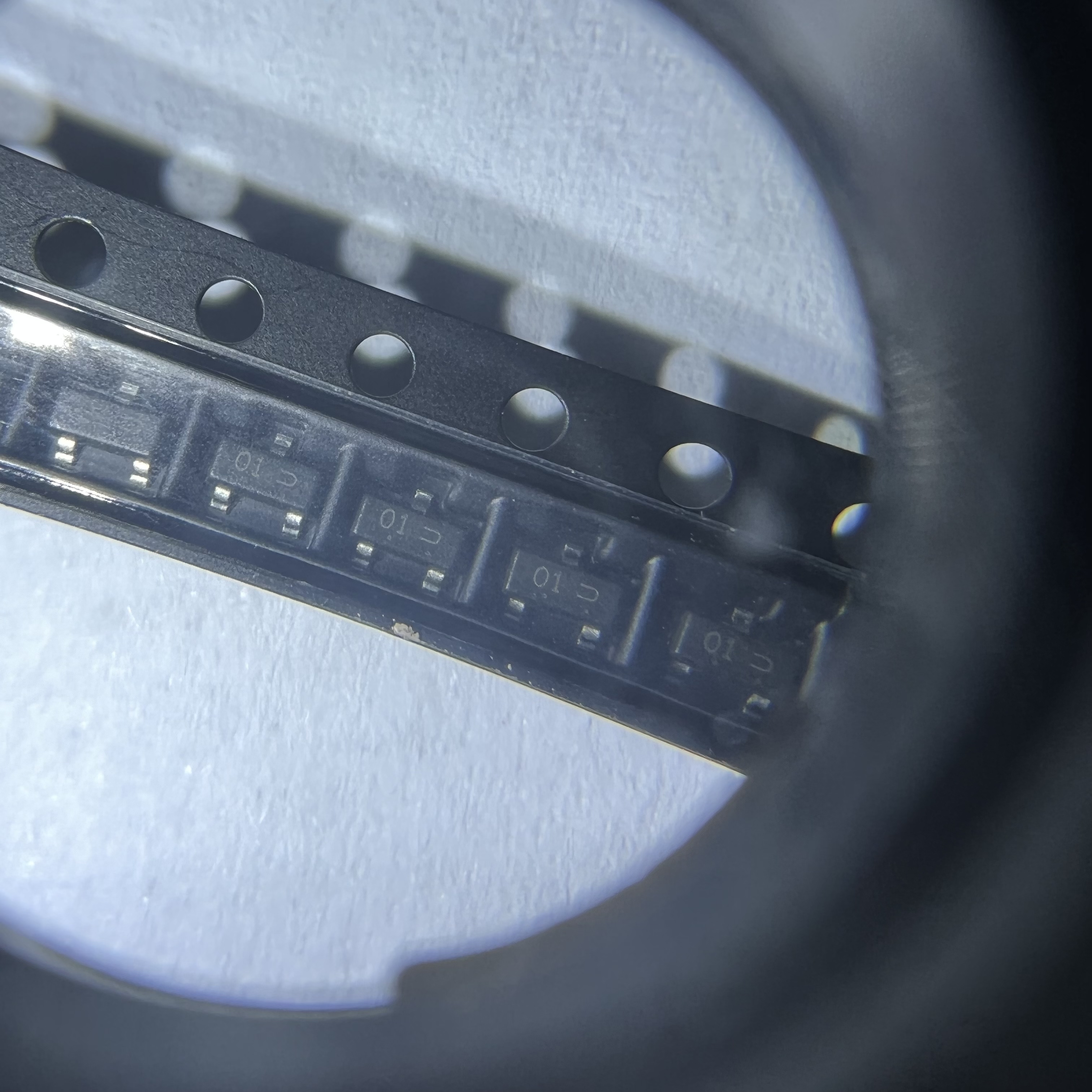 LP2301LT1G 丝印01 SOT-23 P沟道 -20V/-2.3A 贴片MOSFET