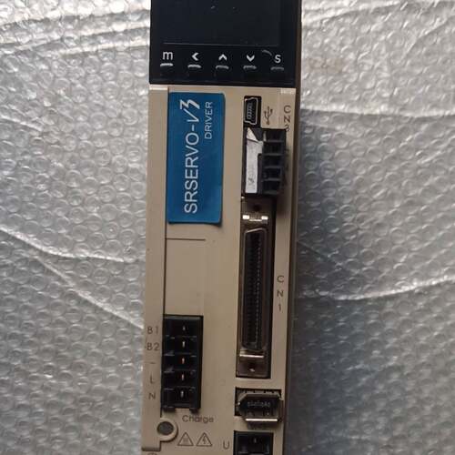 议价驱动器SV3A040A-D1，功能正常成色如图适用