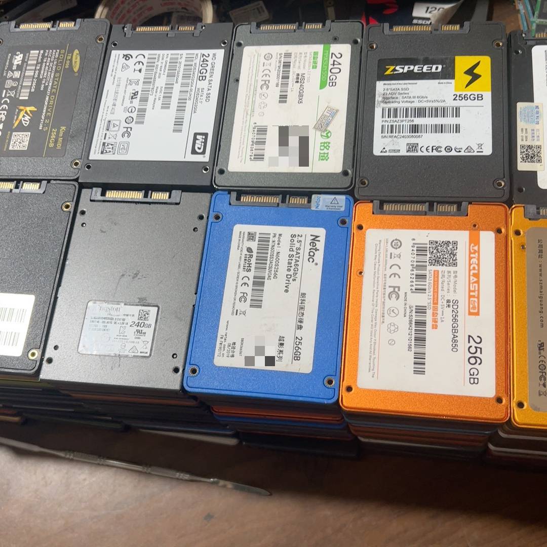 议价240g 256g 固态硬盘 300多片 需要的老板适用
