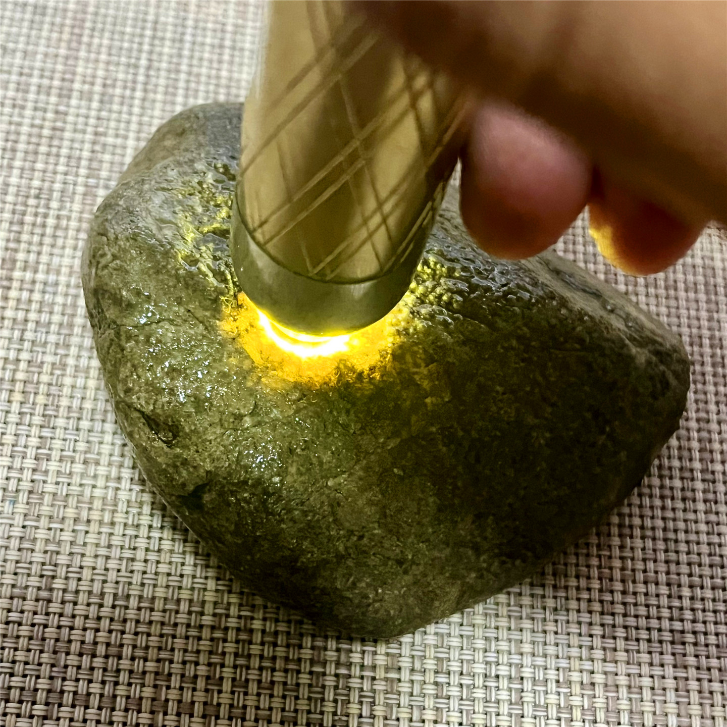 天然老坑翡翠玉石莫西沙黄翡表现
