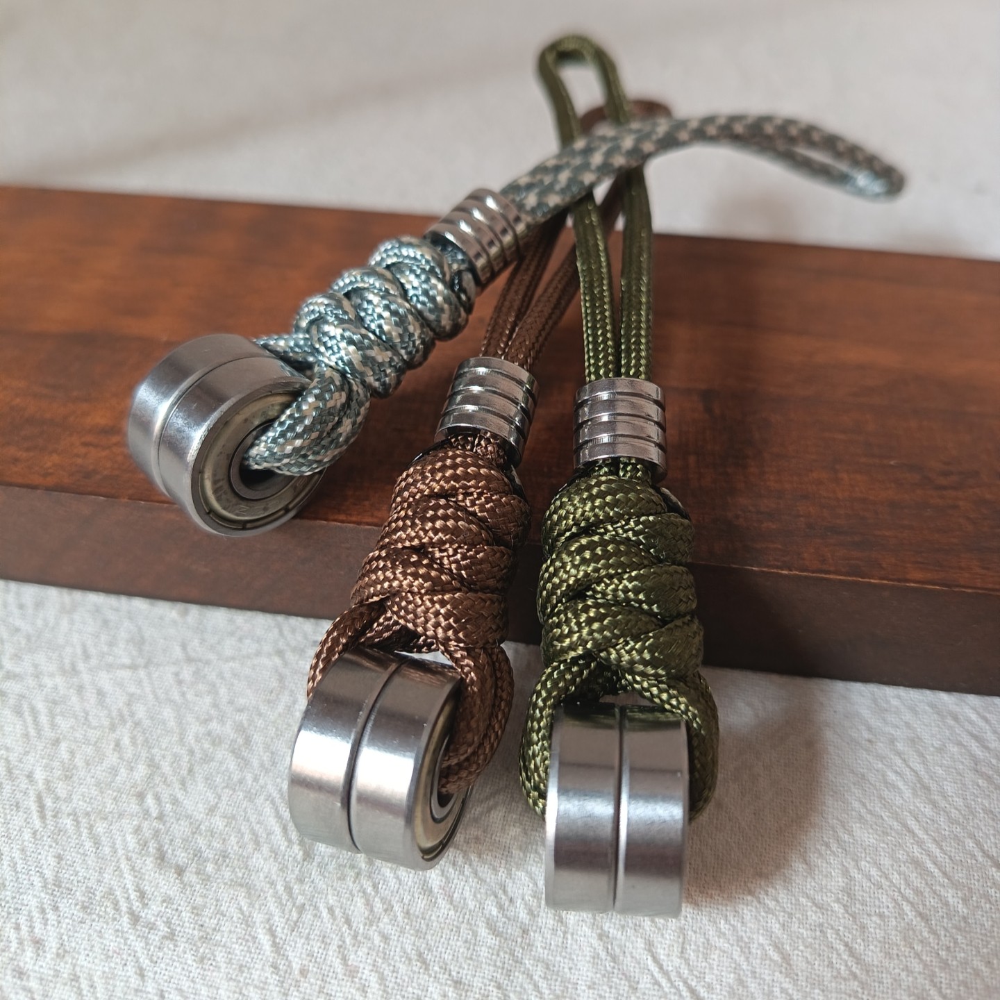 汽车破窗户外越野 钛钢机械滚轮编织伞绳钥匙扣背包挂件edc挂饰绳