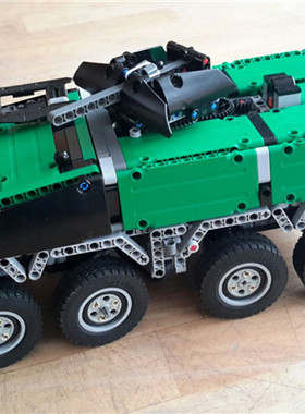 LEGO 乐高装甲运兵车 technic MOC 遥控步兵战车