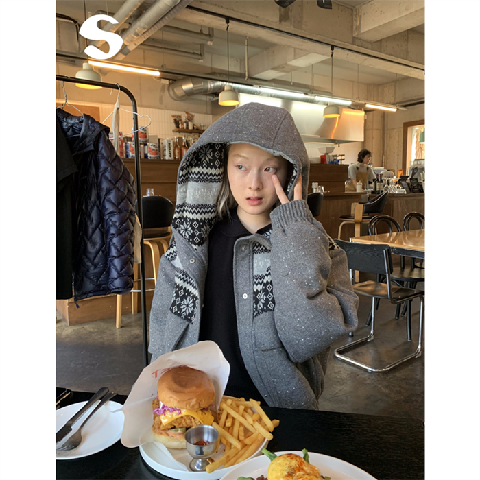 费尔岛羊毛提花拼接连帽羽绒外套