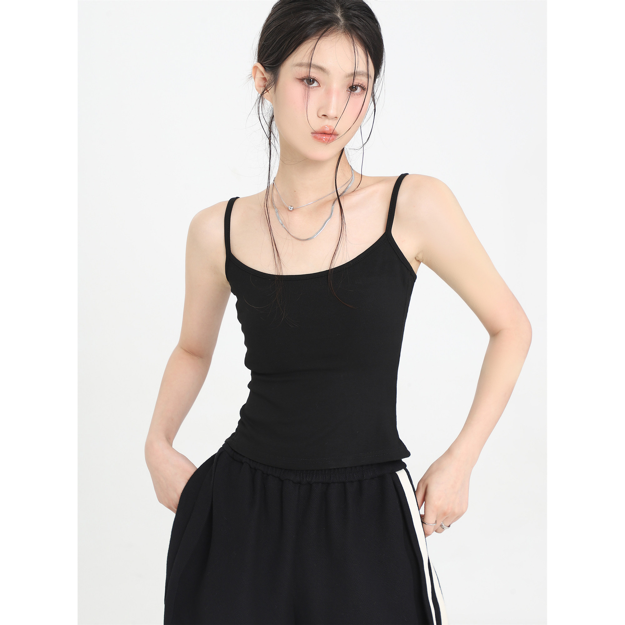 Creamsu叙白 春夏季新款上衣黑色吊带背心女外穿修身无袖女打底衫图片