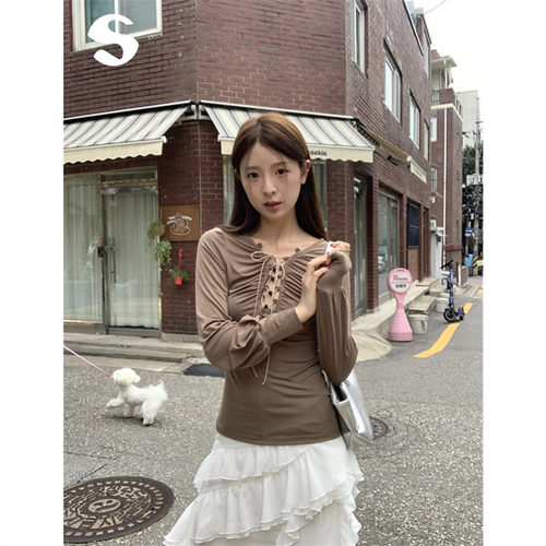 串珠可调节系带深V领褶皱T恤上衣