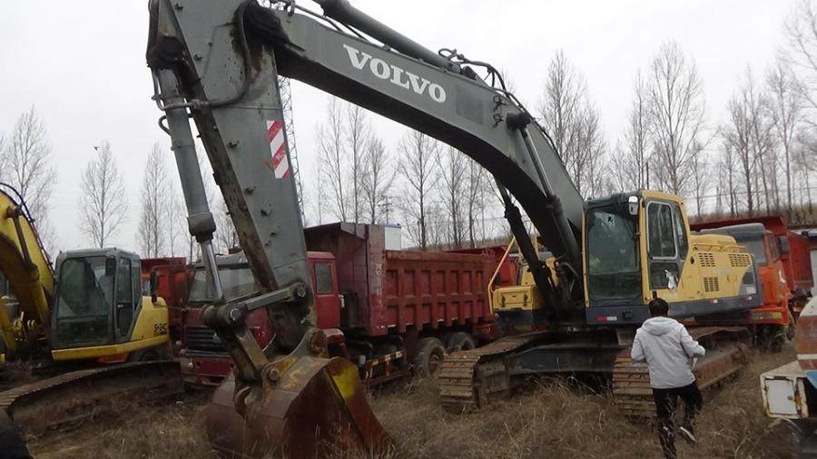 1月22日忻州品牌型号为VOLVOEC460BLC的履带式液压挖掘机（车辆自编号：LY-2101-005）一台网络拍卖公告