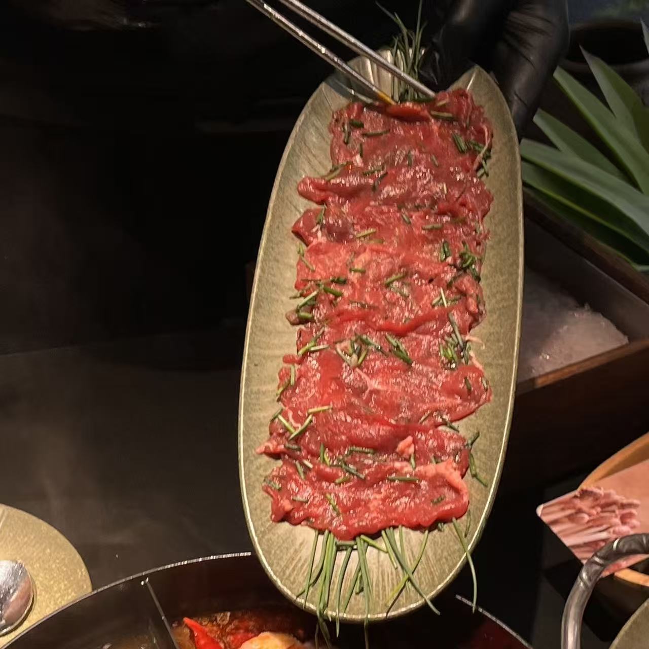 复古陶瓷蛋形盘山野风火锅店鲜切吊龙牛肉餐具商用特色豆腐菜盘子