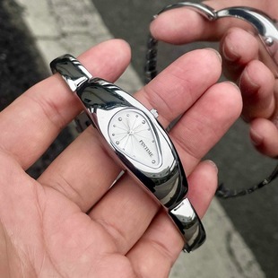 水滴手镯表千禧年ins风小众异形简约非机械中古男士手表2025新款