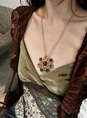 Vintage宫廷彩色琉璃镂胸针项链