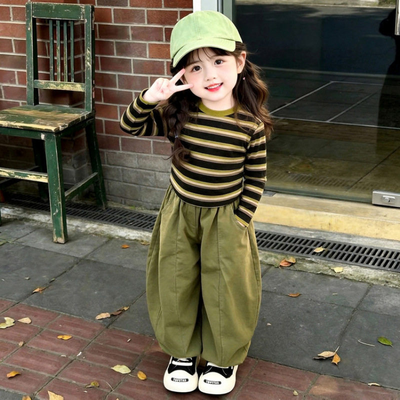 女童韩系套装2026新款秋季儿童超火条纹长袖恤弯刀阔腿裤两件套
