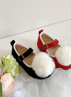 女童公主鞋2025秋冬丝绒鞋可爱毛球红色过新年洋气百搭小众皮鞋