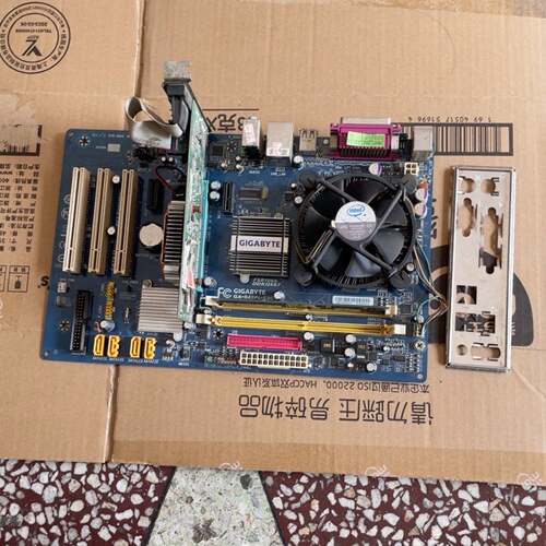 可议价技嘉主板 GA-945PL-S3G，实物拍摄。9D