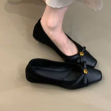 品牌真皮低跟浅口方头单鞋女2026春新款百搭平底通勤玛丽珍小皮鞋
