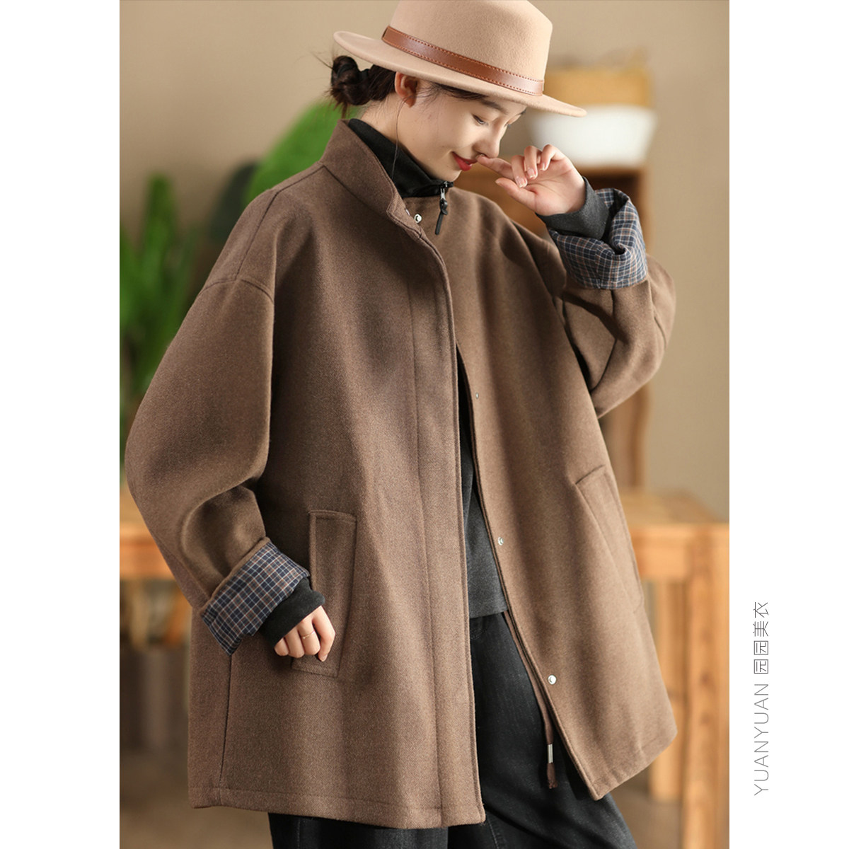 新款冬季时尚毛呢大衣女廓形感中长款显瘦气质呢子拼接格纹袖外套