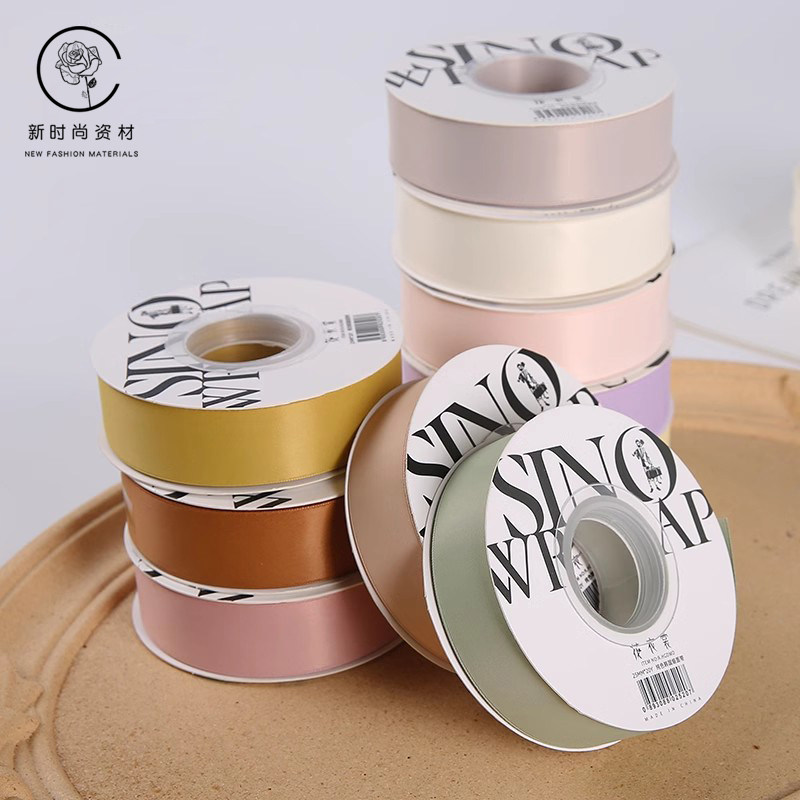 纯色牛奶丝缎带蝴蝶结图片