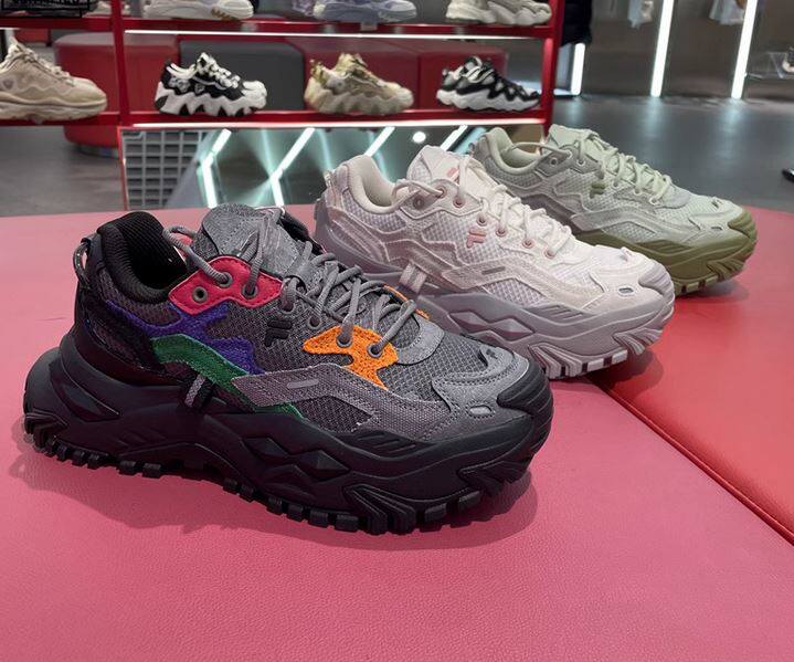 fila/斐乐2023年新款运动硬糖鞋
