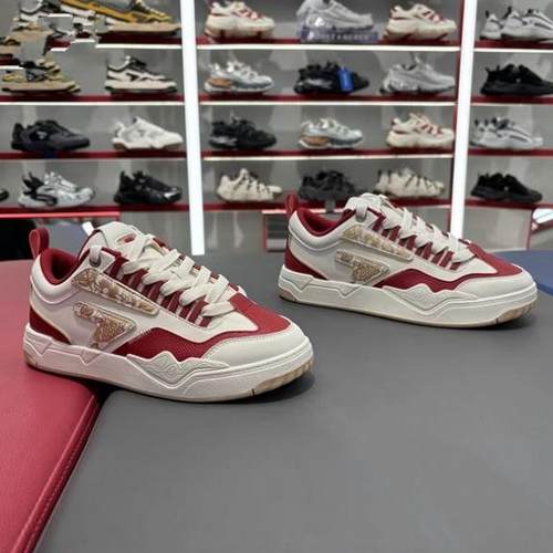 2025年新款女鞋豚跃鞋板鞋