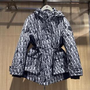 FILA斐乐2025年冬新款女装运动休闲轻薄连帽宽松羽绒服F11W448903