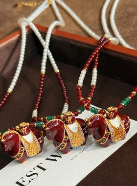 新中式国潮本命年复古红色滴油小马吊坠项链女配饰秋冬长款毛衣链