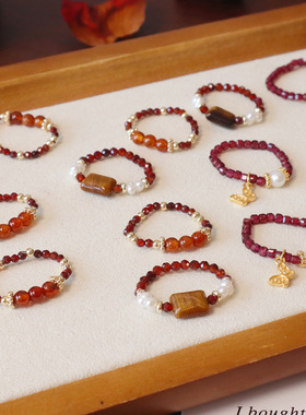 新中式设计天然石榴石弹力戒指气质百搭女小众淡水珍珠高级感指环