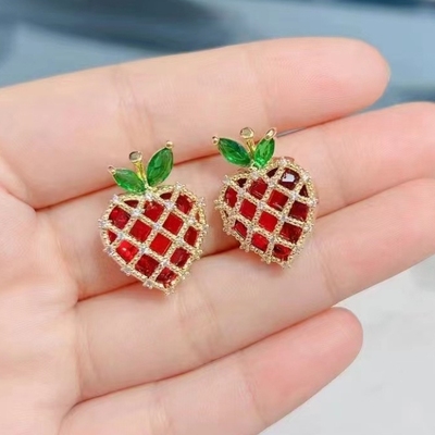 欧美时尚锆石水果草莓甜美耳钉s925银针气质百搭日常简约桃心耳饰