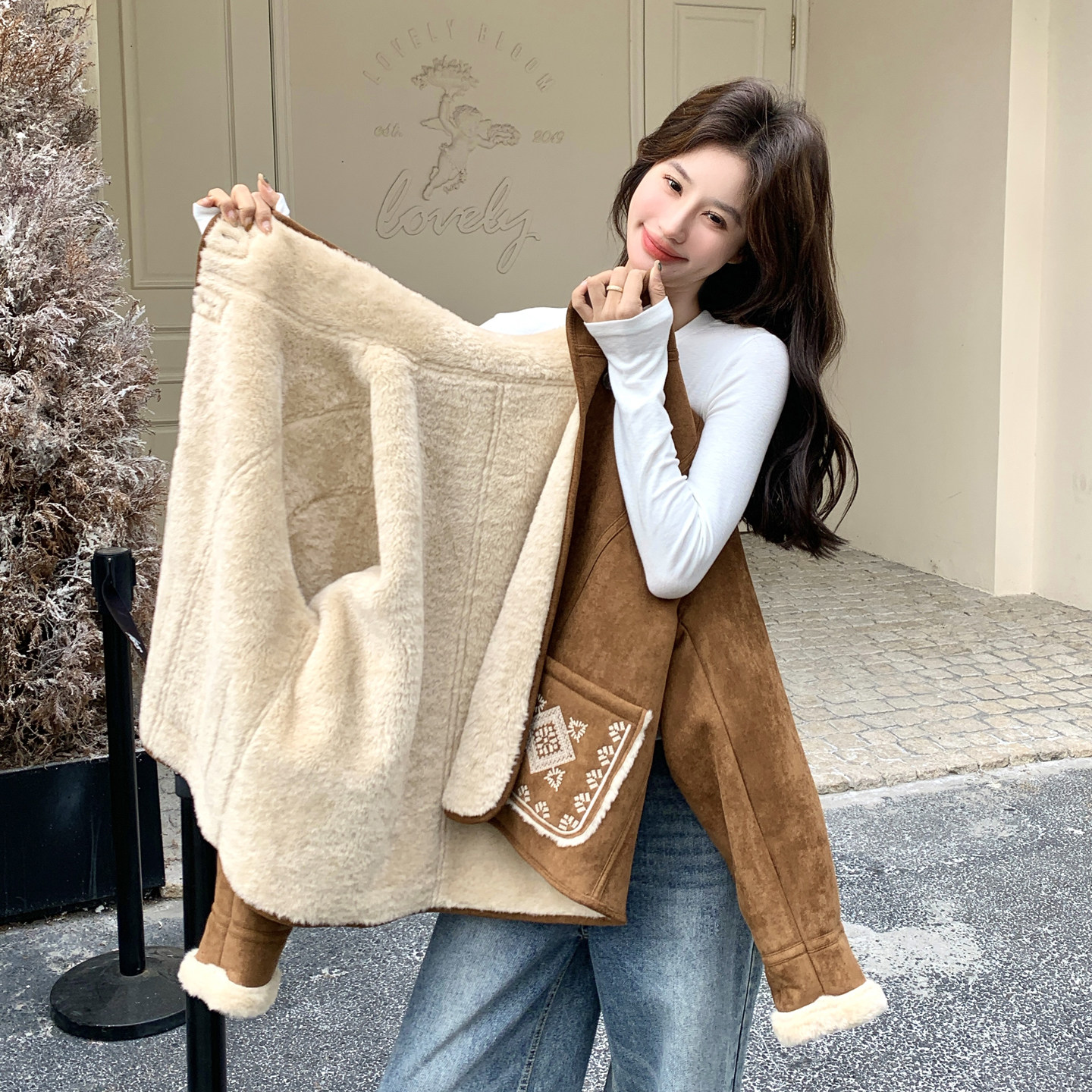 现货2025冬季新款25109-P225-K338刺绣短款皮毛一体送包包,女装棉衣/棉服,浙宝128（原290）