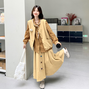 减龄套装女秋季新款韩系复古娃娃领格子长袖衬衫显瘦半身裙三件套图片