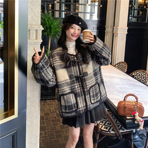 复古格纹毛呢外套女2025冬季新款韩版小个子超好看牛角扣呢子大衣图片
