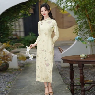 订婚日常旗袍国风复古高端改良连衣裙女秋冬印花新中式2026年新款