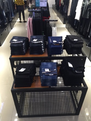 服装店流水台产品展示台高低桌中岛台展示货架组合铁艺稳固承重i.