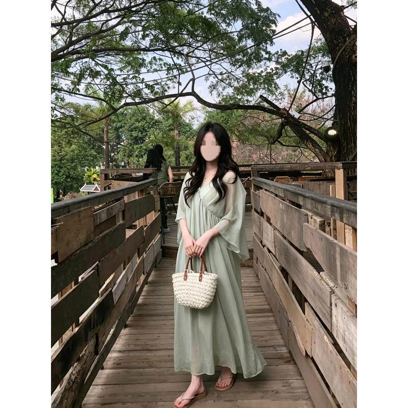 薄荷绿v领雪纺连衣裙女夏季宽松垂感显瘦大摆裙子海边度假风长裙