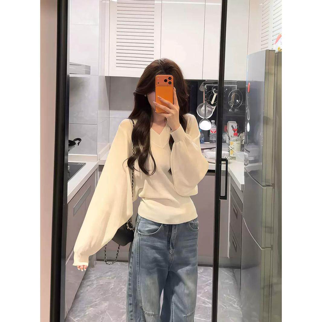 高级感白色V领长袖蝙蝠袖针织衫女新款穿搭宽松上衣