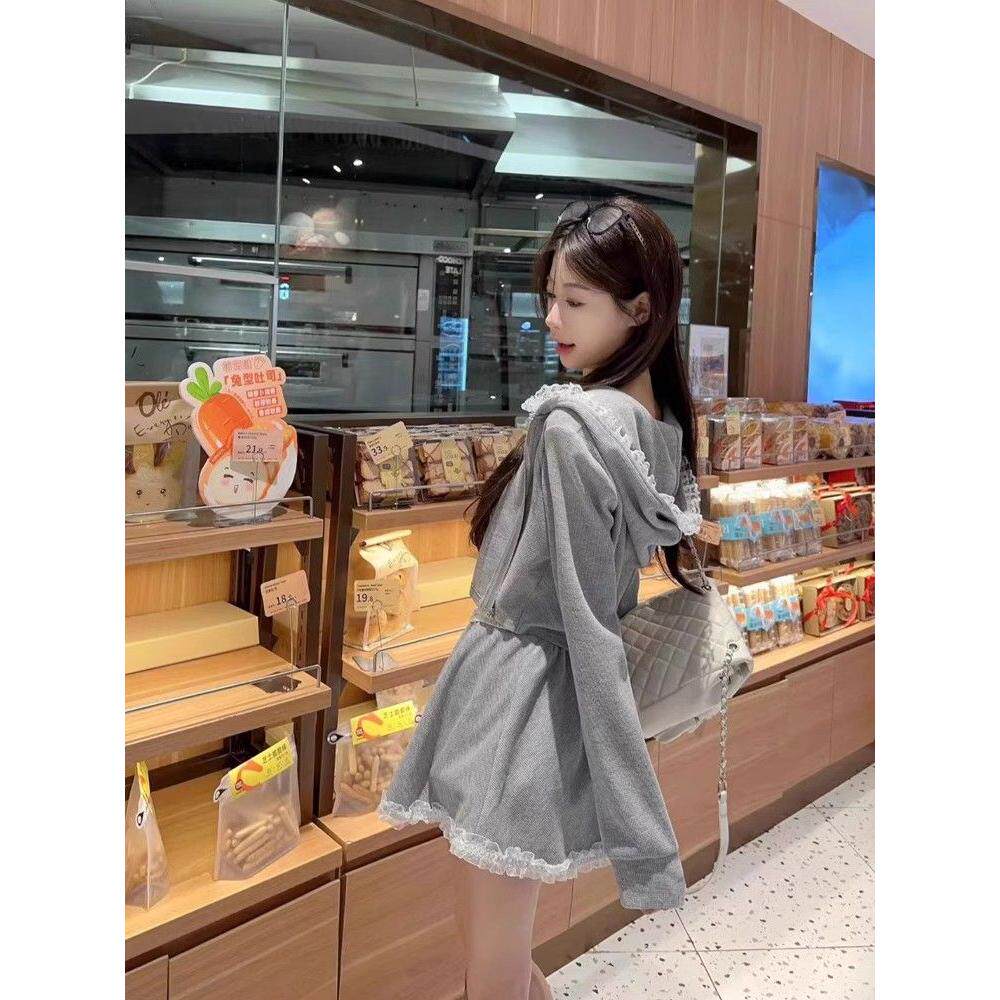 假两件蕾丝连帽卫衣外套女2026新款早秋高腰防走光半身短裙两件套