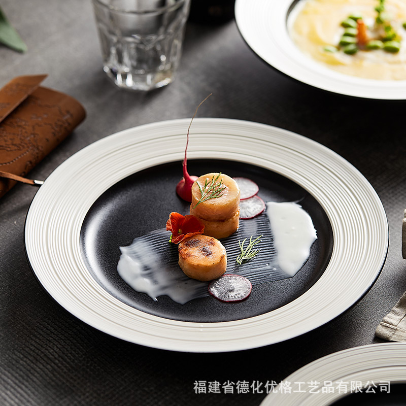 北欧轻奢创意陶瓷西餐盘